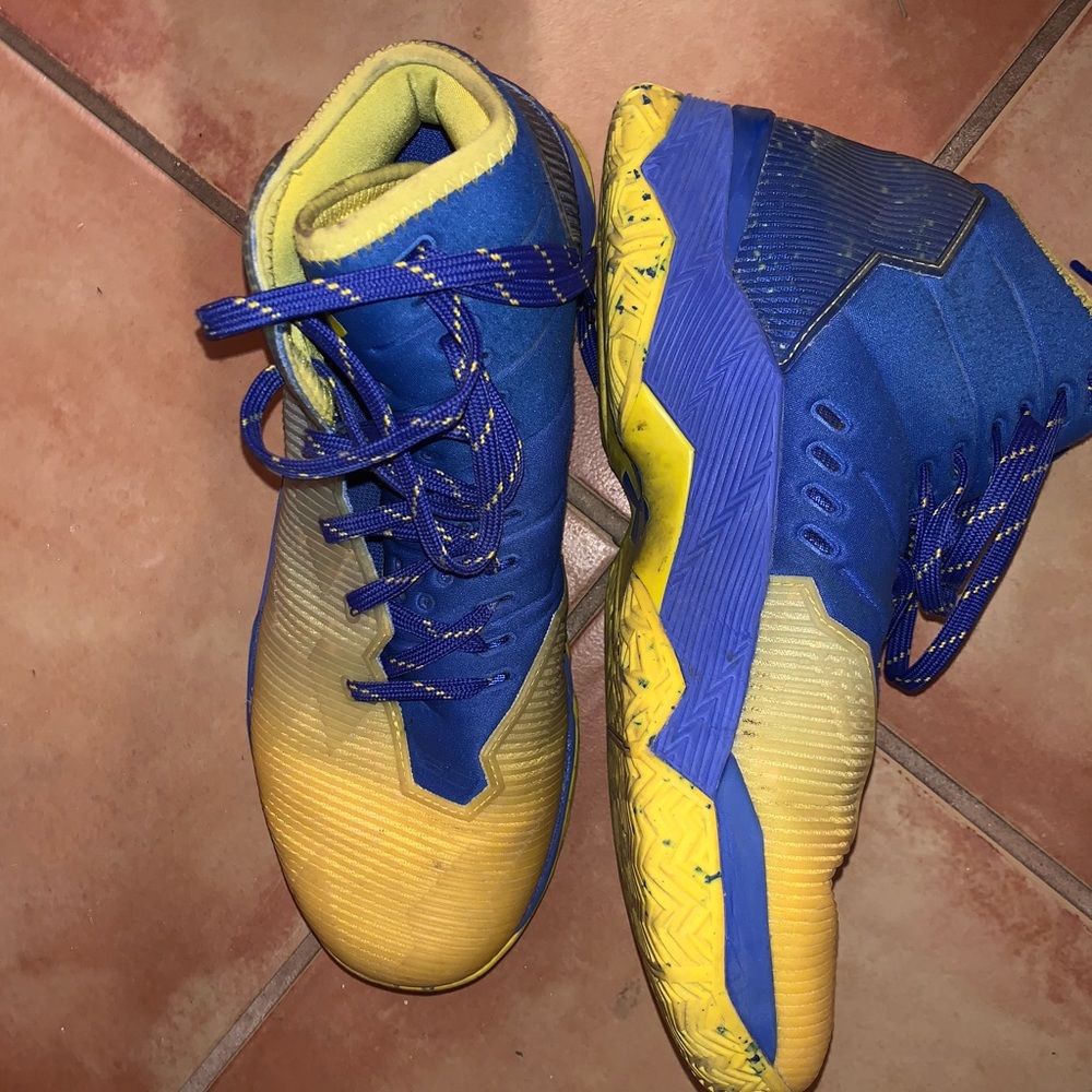 Golden state themed curry 2.5 basketball shoes